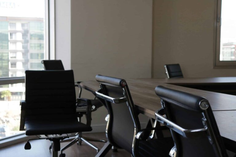 Le fauteuil de direction en cuir : un allié pour le confort et l&rsquo;esthétique au bureau